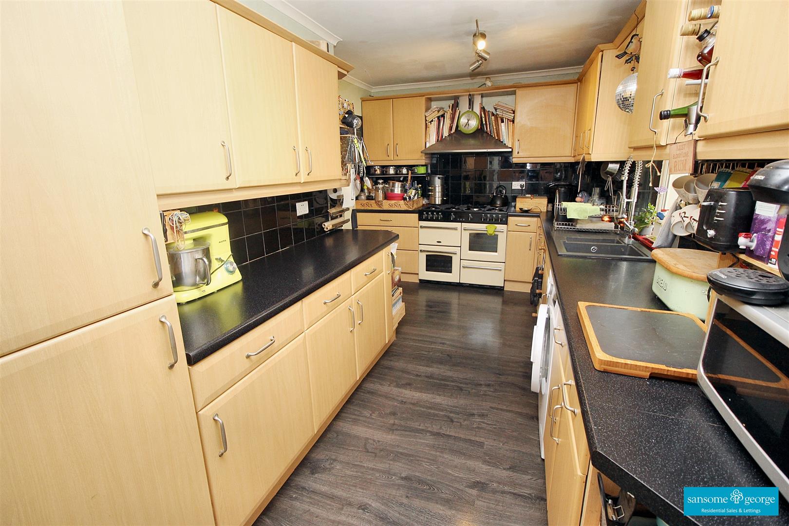 3 bed property in Bramshaw Road, Reading